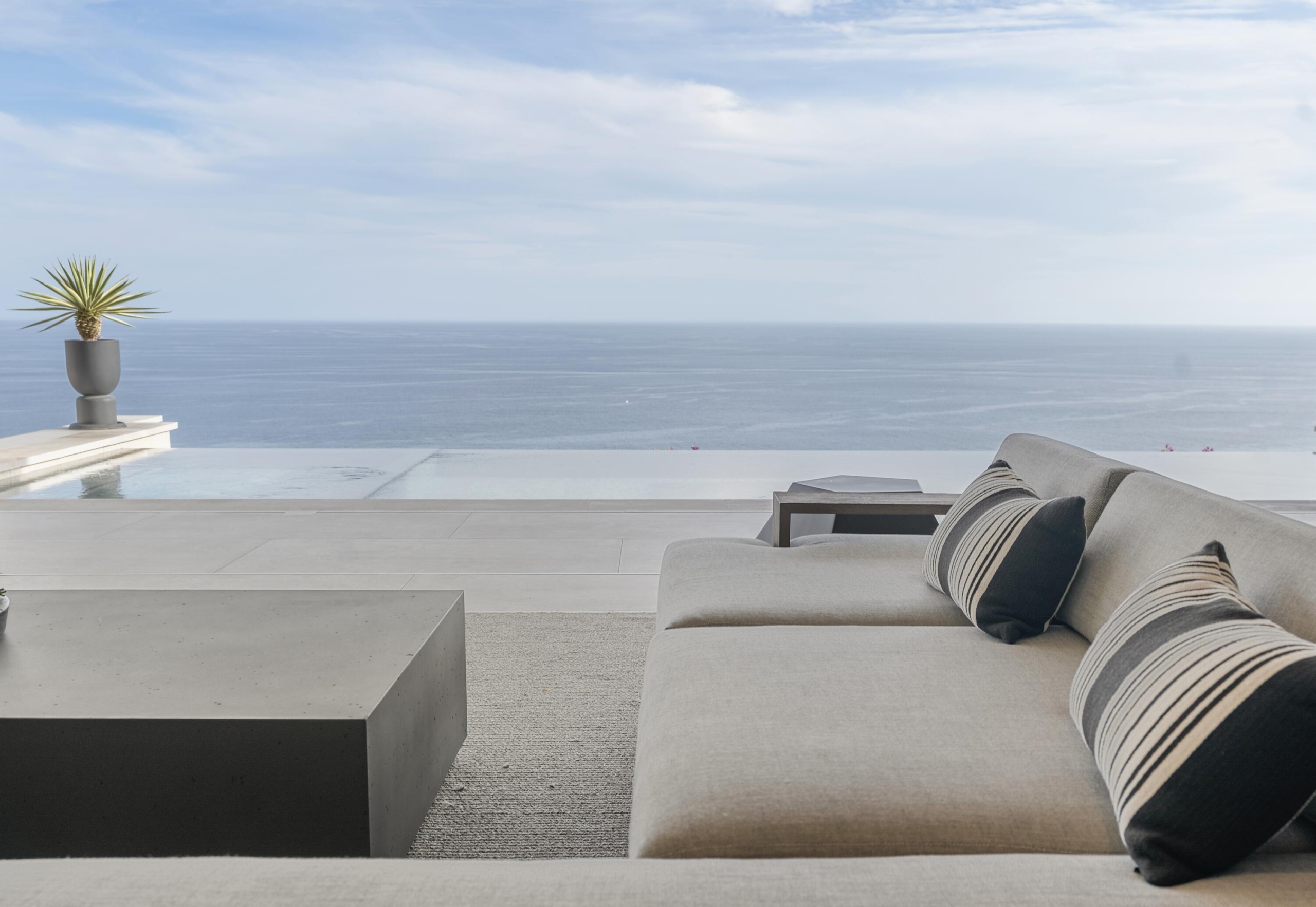 Palmilla Villas Del Mar RESERVA C1 is a single-level contemporary residence that entertains residents with one of the best for sale