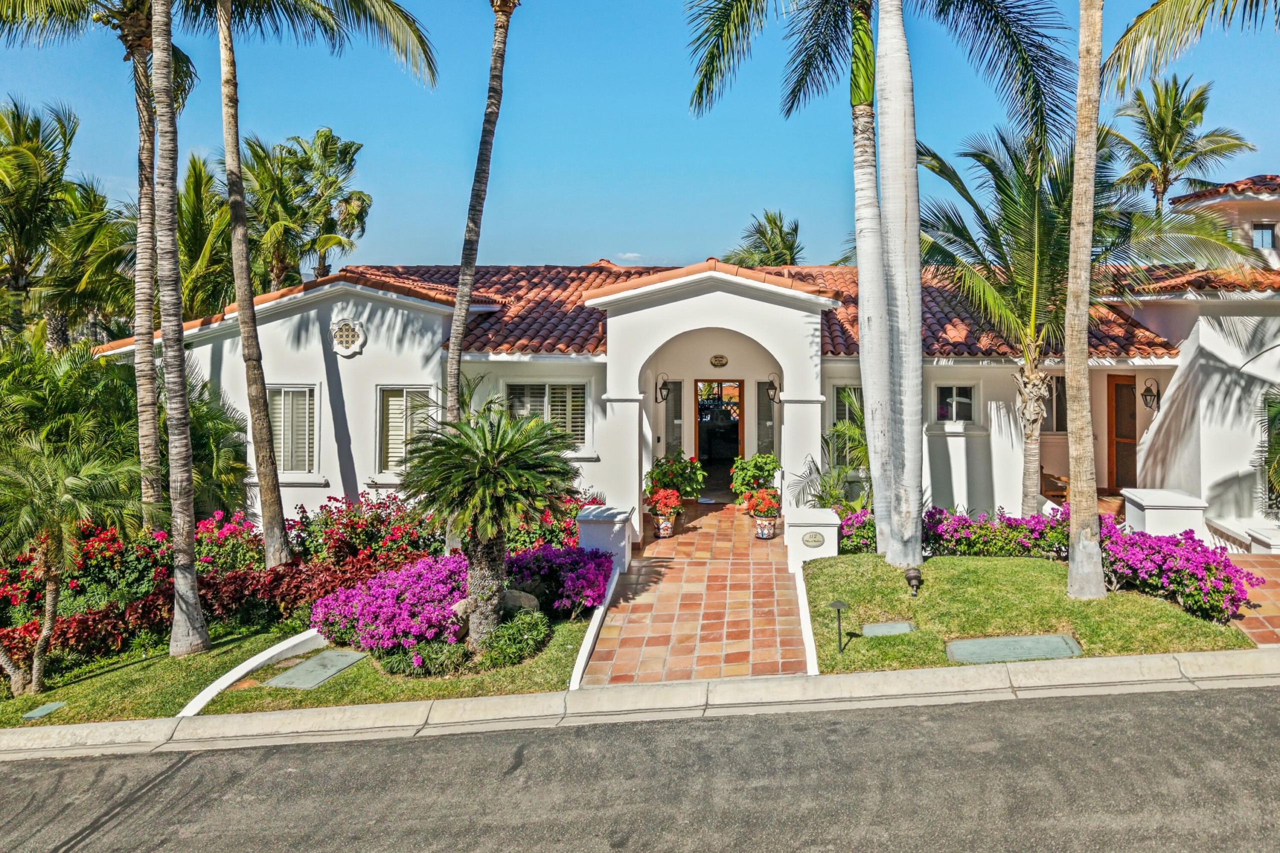 Palmilla Villas De Montana Welcome to luxury coastal living in Palmilla - Villas de Montana. This stunning 2-bedroom, 2.5-bathroom condo offers breathtaking ocean for sale