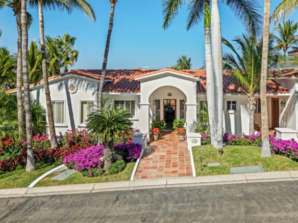 Palmilla Villas De Montana Welcome to luxury coastal living in Palmilla - Villas de Montana. This stunning 2-bedroom, 2.5-bathroom condo offers breathtaking ocean – Villas de Montana, San Jose Corridor, BS